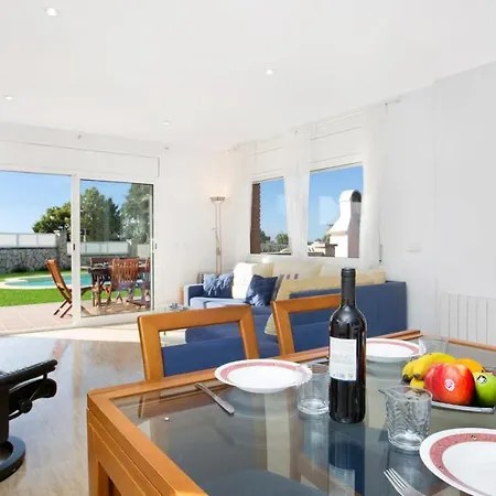 Sleeps 6 Lloret de Mar
