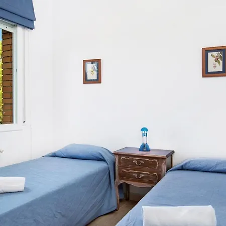 Sleeps 6 Villa *