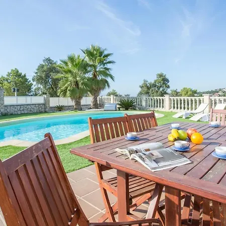 Sleeps 6 *